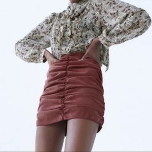 Zara Ruched Corduroy Mini Skirt in Maroon Size Large